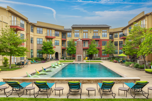DeSoto Town Center apartments in Desoto, TX