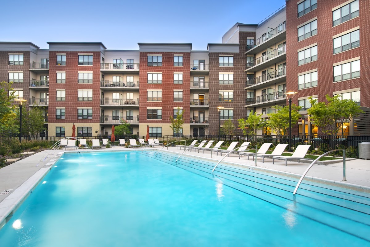 Ninety7Fifty On The Park apartments in Orland Park, IL