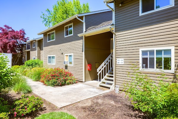 Chalet Apartment Homes apartments in Springfield, OR