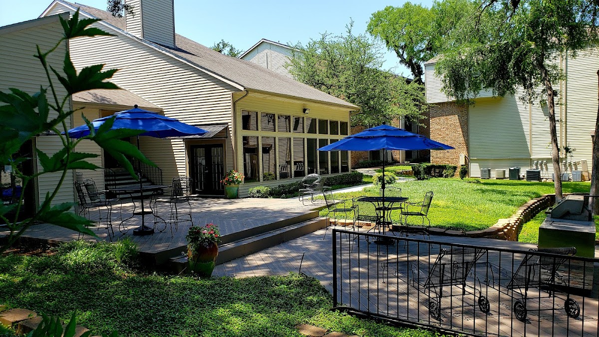 Canyon Creek Apartments apartments in Addison, TX