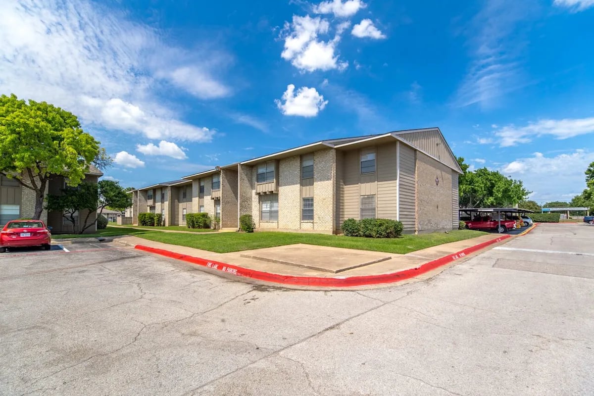 Forest Gardens Apartments apartments in Addison, TX