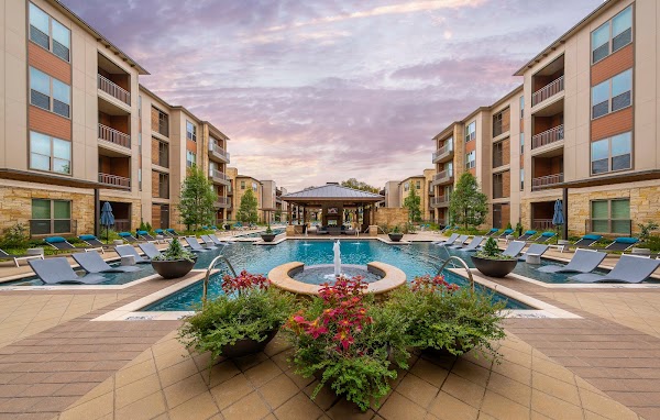 Bexley Grapevine apartments in Grapevine, TX