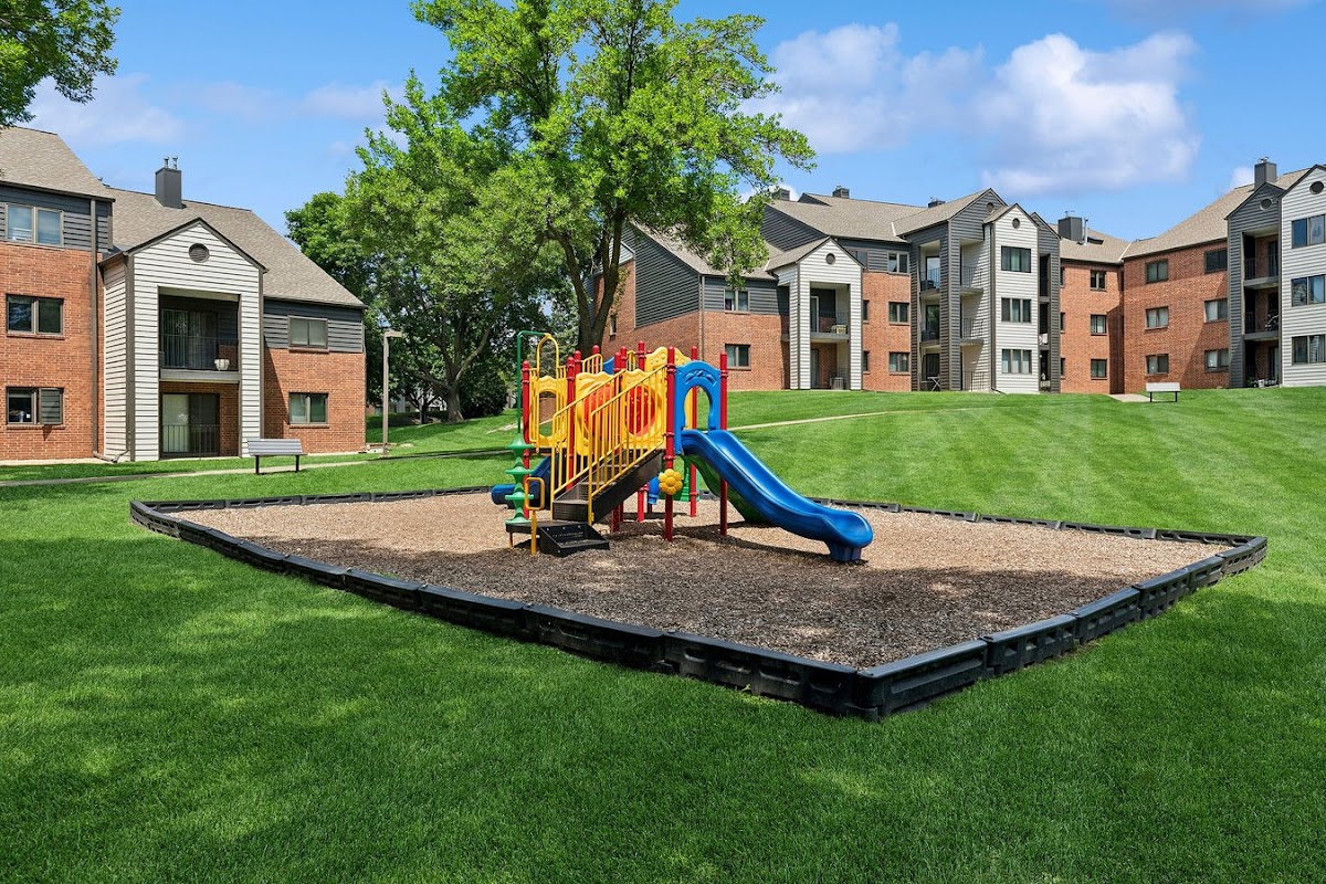 Arrive Eden Prairie apartments in Eden Prairie, MN