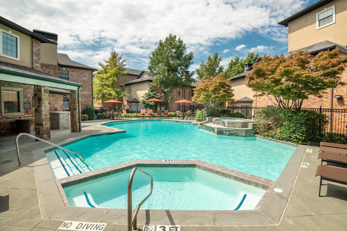 Villas at Parkside apartments in Addison, TX