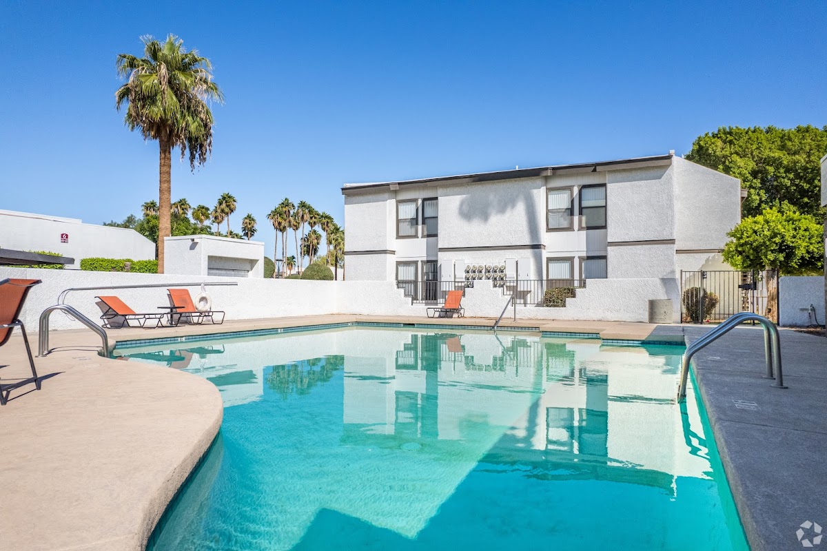 Regency Square apartments in Yuma, AZ
