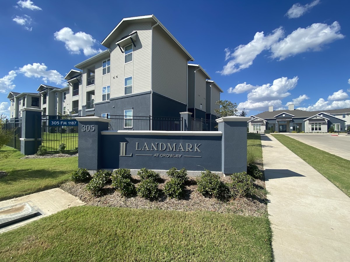 Landmark at Crowley apartments in Crowley, TX