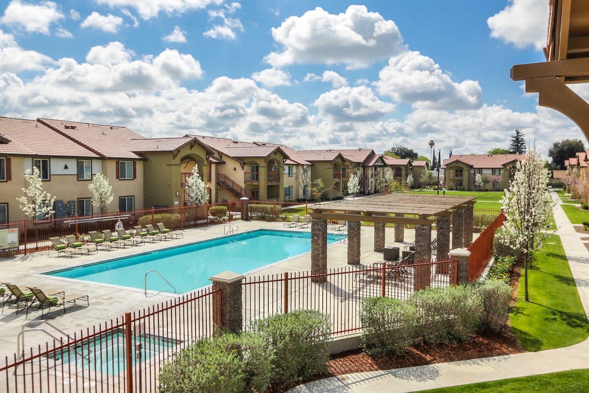 The Village at Henderson Apartments apartments in Porterville, CA