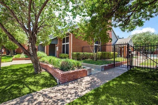 Westmoor Apartments apartments in Dallas, TX