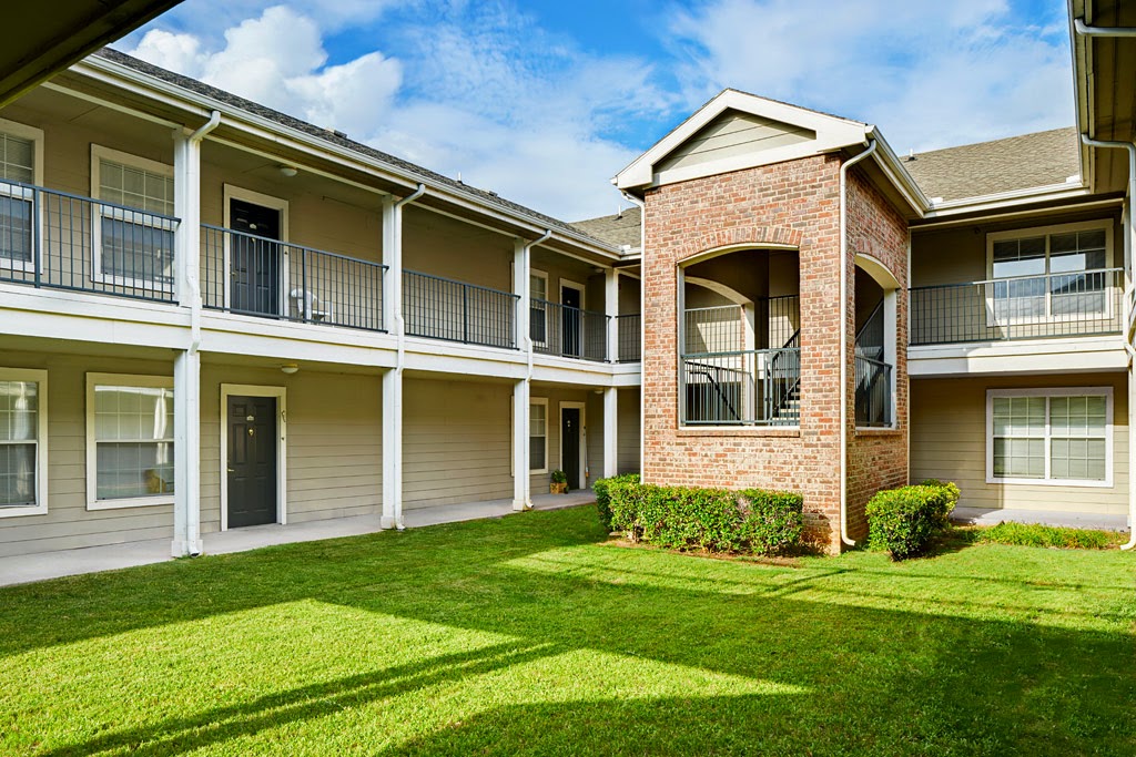 The Village at Johnson Creek Apartment Homes apartments in Arlington, TX